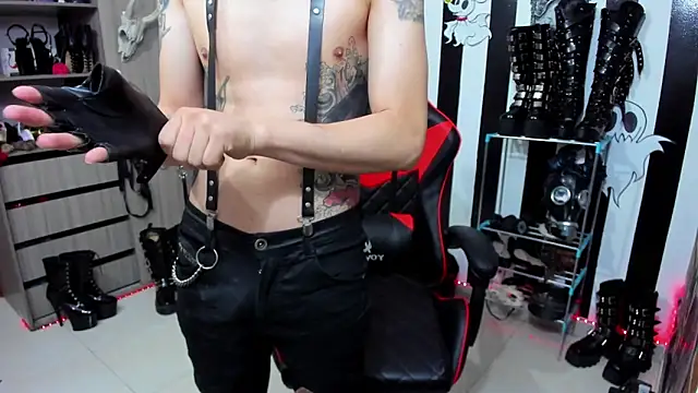 Snapshot of daven56 chatting on February 8, 2025, 1:11 pm daven56 online show from February 8, 2025, 1:11 pm