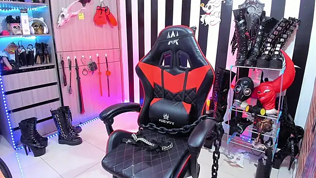 Snapshot of daven56 chatting on October 9, 2025, 1:22 pm daven56 online show from October 9, 2025, 1:22 pm