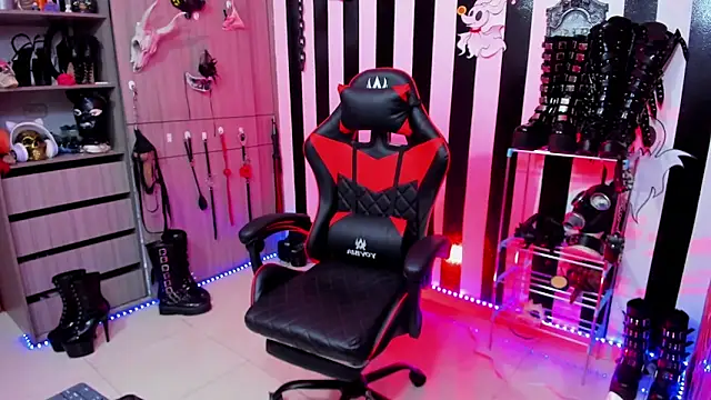 Snapshot of daven56 chatting on February 25, 2025, 4:35 pm daven56 online show from February 25, 2025, 4:35 pm