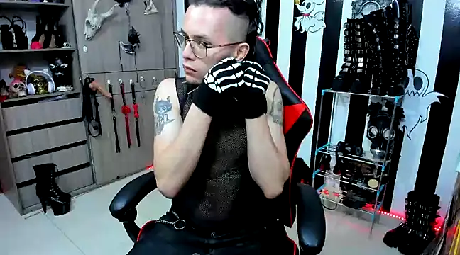 Snapshot of daven56 chatting on January 14, 2025, 1:17 pm daven56 online show from January 14, 2025, 1:17 pm