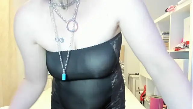 emmita69  online show from May 13, 2026, 2:29 am