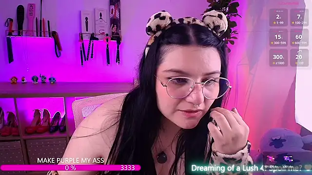 catha cat online show from April 13, 2026, 5:28 pm