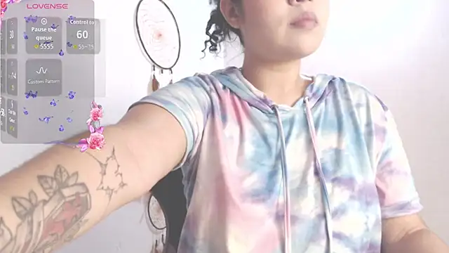 Snapshot of Amara18_ chatting on November 11, 2025, 8:42 am Amara18 online show from November 11, 2025, 8:42 am