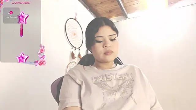 Amara18  online show from May 26, 2026, 12:42 am