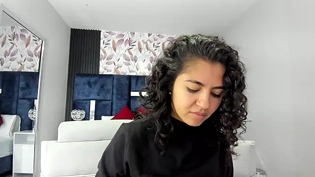 Snapshot of Amareto_ chatting on April 23, 2026, 4:52 pm Amareto online show from April 23, 2026, 4:52 pm