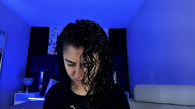 Snapshot of Amareto_ chatting on April 20, 2026, 9:23 am Amareto online show from April 20, 2026, 9:23 am