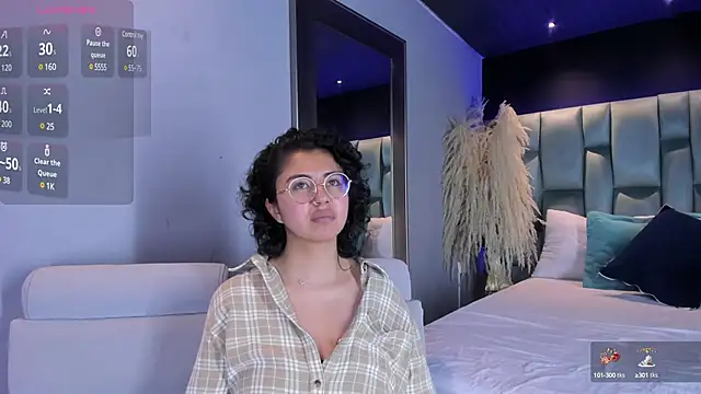 Snapshot of Amareto_ chatting on February 21, 2025, 7:10 pm Amareto online show from February 21, 2025, 7:10 pm