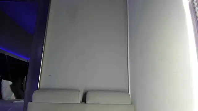 Amareto  online show from April 7, 2026, 9:44 am