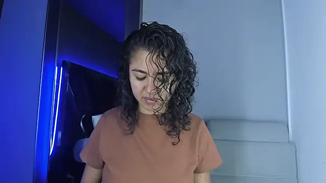 Amareto  online show from April 6, 2026, 10:05 am