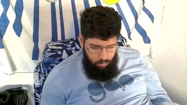 Snapshot of Luksmen chatting on July 5, 2026, 10:49 pm Luksmen online show from July 5, 2026, 10:49 pm