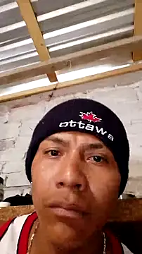 Snapshot of Moreno1813 chatting on October 17, 2025, 6:53 pm Moreno1813 online show from October 17, 2025, 6:53 pm