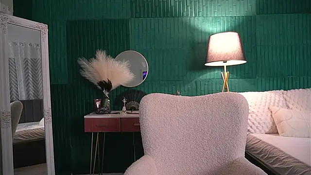 HaileyMoonn online show from February 19, 2026, 4:31 am