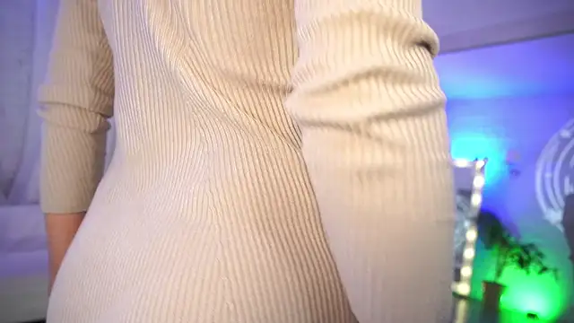 Snapshot of NovaMaria chatting on March 14, 2025, 12:40 pm NovaMaria online show from March 14, 2025, 12:40 pm