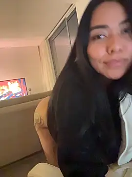 PetitLumiere online show from November 10, 2025, 3:44 am