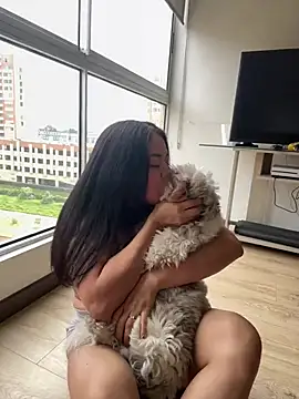 PetitLumiere online show from February 8, 2025, 4:14 pm