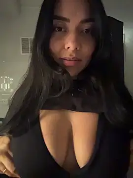 PetitLumiere online show from February 28, 2026, 6:02 am