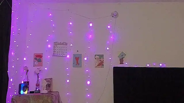 cute roxana  online show from February 22, 2025, 10:52 pm