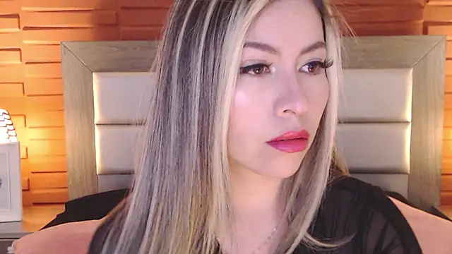 Snapshot of Ammy_Castro chatting on February 26, 2025, 7:21 pm Ammy Castro online show from February 26, 2025, 7:21 pm