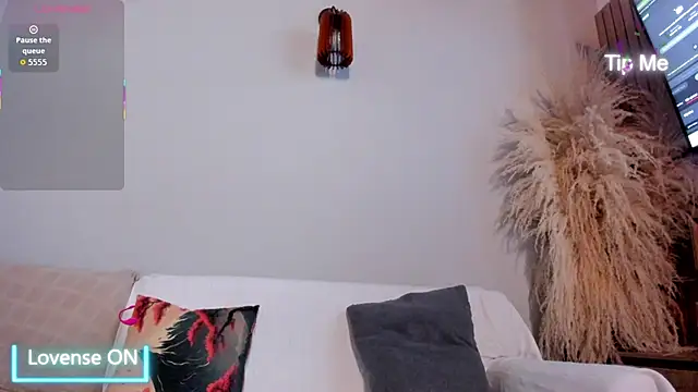 neo dimou  online show from November 11, 2025, 3:34 am