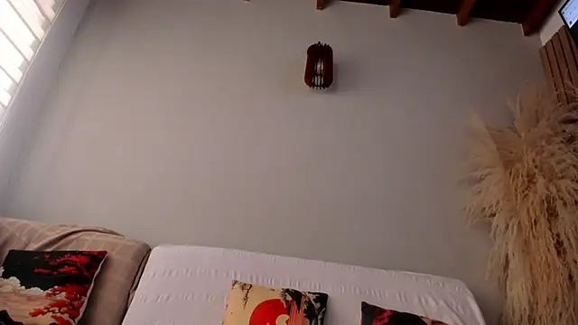 neo dimou  online show from October 14, 2025, 12:06 pm