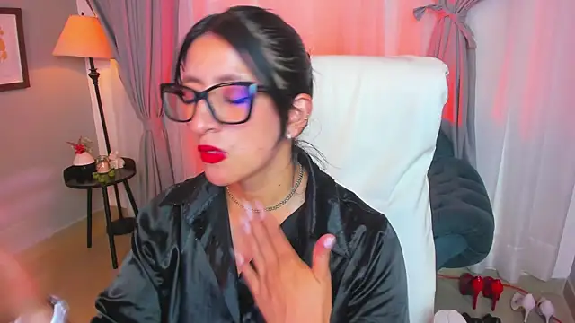 Snapshot of kira_moon__ chatting on January 18, 2026, 8:01 pm kira moon online show from January 18, 2026, 8:01 pm