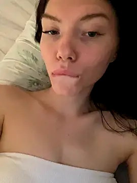 Snapshot of Lisaaa_Alisa chatting on September 10, 2025, 4:00 am Lisaaa Alisa online show from September 10, 2025, 4:00 am