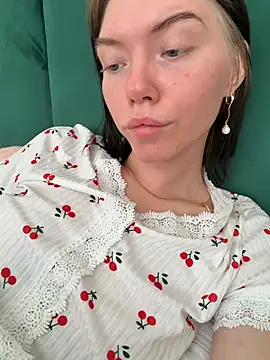 Lisaaa Alisa online show from April 17, 2026, 3:53 am