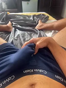 h0rnyguy001 online show from February 11, 2026, 3:06 am