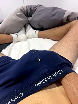 h0rnyguy001 online show from October 28, 2025, 7:07 am