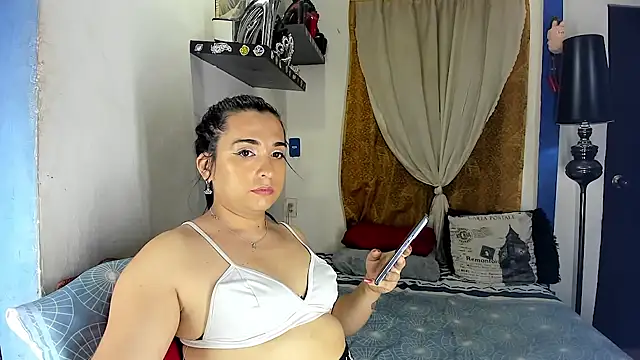 SARAMISHA online show from May 15, 2026, 9:46 pm