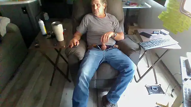 lateniter online show from February 10, 2026, 6:18 pm