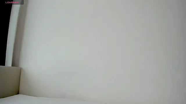 mercedescutee online show from April 16, 2026, 11:22 am