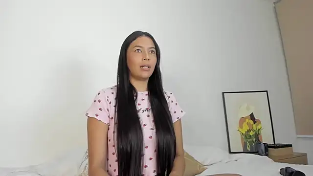 Snapshot of rouse_4 chatting on December 1, 2025, 11:05 pm rouse 4 online show from December 1, 2025, 11:05 pm