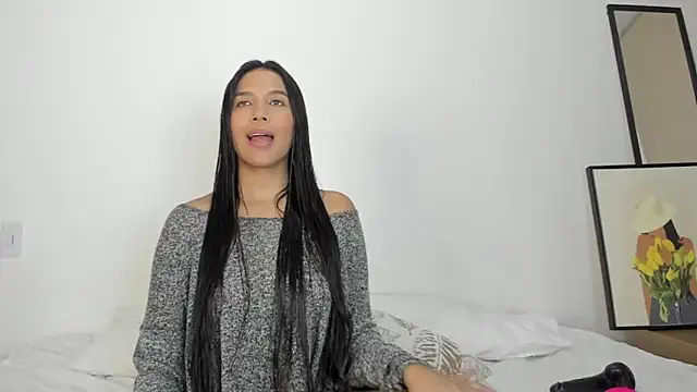 Snapshot of rouse_4 chatting on October 24, 2025, 10:53 pm rouse 4 online show from October 24, 2025, 10:53 pm