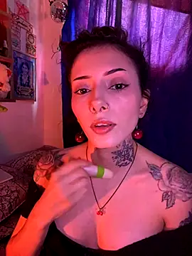 Snapshot of LiliJones_ chatting on September 14, 2025, 4:51 pm LiliJones online show from September 14, 2025, 4:51 pm