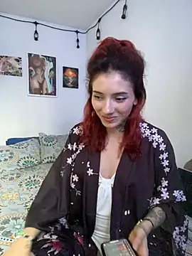Snapshot of LiliJones_ chatting on February 13, 2025, 5:33 pm LiliJones online show from February 13, 2025, 5:33 pm