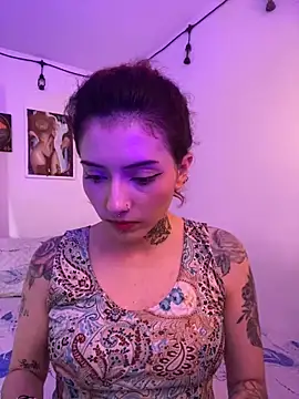 Snapshot of LiliJones_ chatting on March 17, 2025, 4:43 pm LiliJones online show from March 17, 2025, 4:43 pm