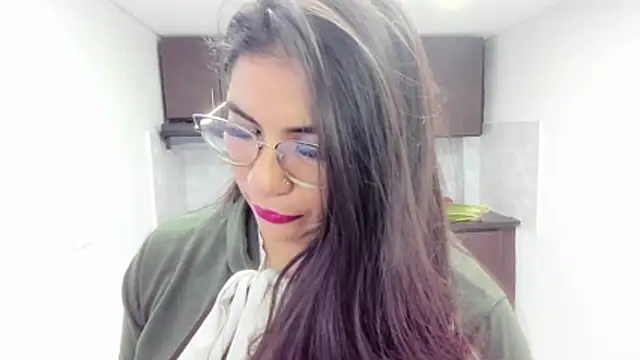 Luna Dumont online show from December 2, 2025, 11:12 am