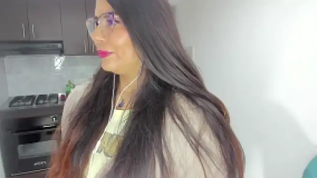 Luna Dumont online show from March 10, 2026, 11:03 am