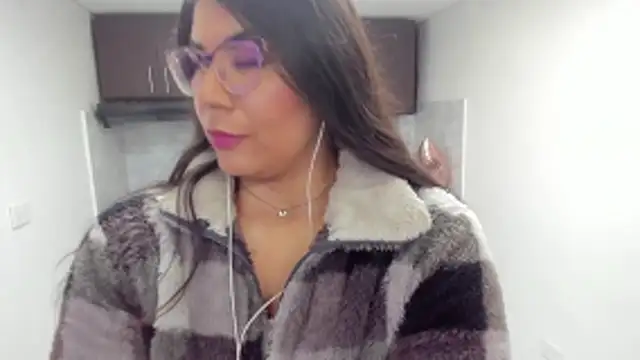 Luna Dumont online show from February 24, 2026, 11:00 am