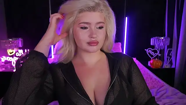 Snapshot of CocoSecretss chatting on November 9, 2025, 7:45 am CocoSecretss online show from November 9, 2025, 7:45 am