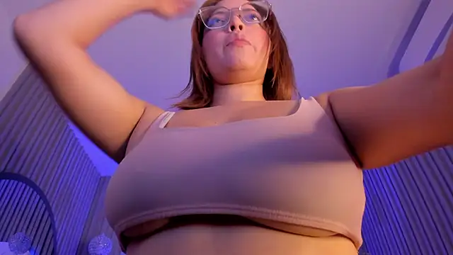 Dollar-girl online show from May 31, 2026, 6:19 am