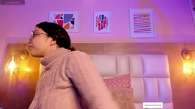 Snapshot of Dollar-girl chatting on February 9, 2025, 11:36 am Dollar-girl online show from February 9, 2025, 11:36 am