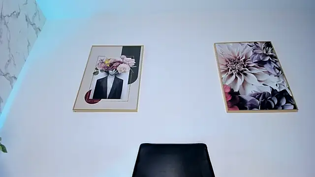 Snapshot of Dollar-girl chatting on April 7, 2026, 4:09 pm Dollar-girl online show from April 7, 2026, 4:09 pm