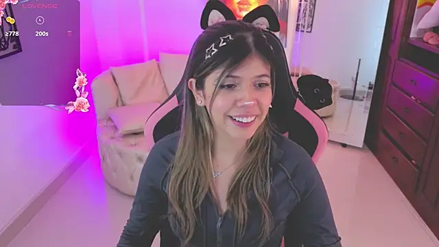 NATAASHA    online show from November 28, 2025, 3:39 am