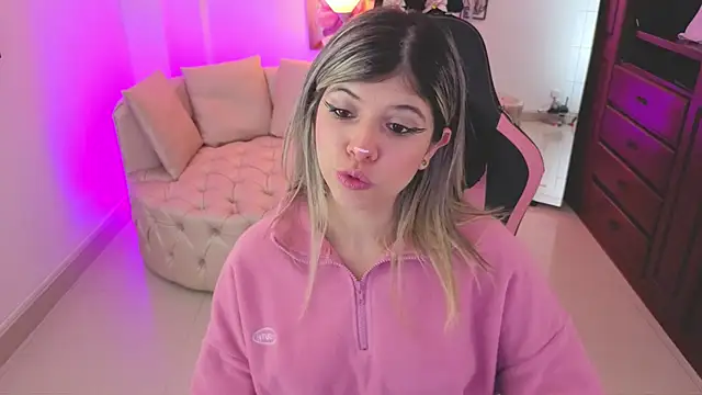 Snapshot of NATAASHA___ chatting on April 2, 2026, 3:35 am NATAASHA online show from April 2, 2026, 3:35 am