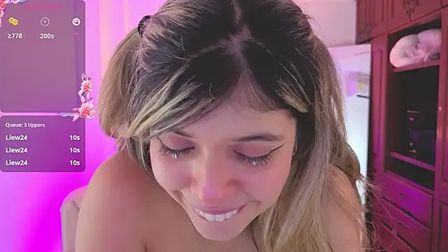 Snapshot of NATAASHA___ chatting on March 16, 2026, 5:44 am NATAASHA online show from March 16, 2026, 5:44 am