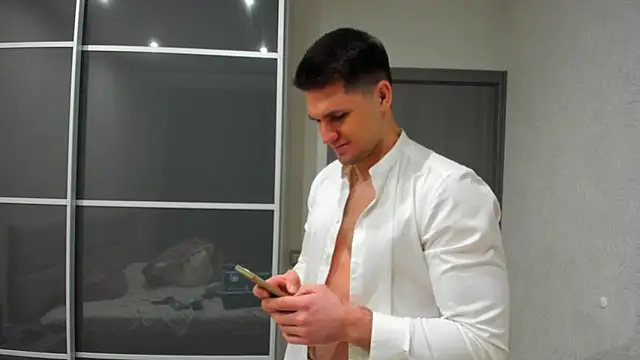 Alex Brown  online show from April 20, 2026, 3:57 pm