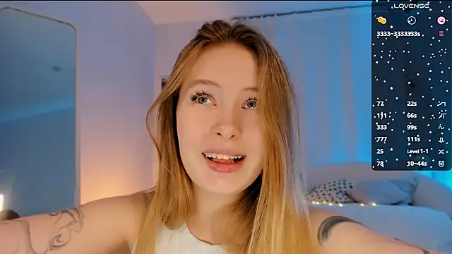 Snapshot of Veronica_Blush chatting on January 15, 2025, 6:43 am Veronica Blush online show from January 15, 2025, 6:43 am