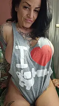 EmilyDiazofficial online show from November 14, 2025, 1:37 pm